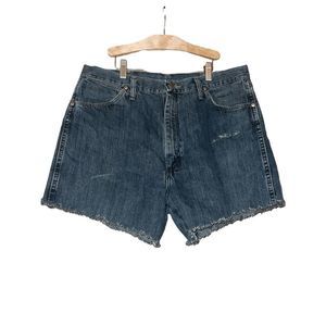 Custom Wrangler Shorts “Wrangler Butts Drive Me Nuts” Size 36 Waist 18”